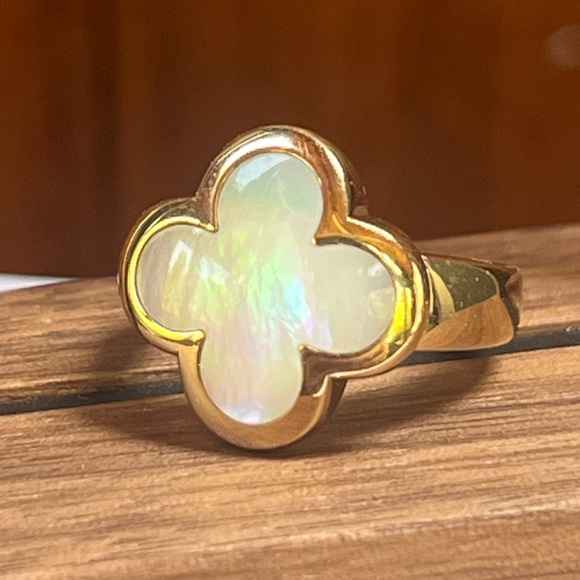 Van Cleef & Arpels Jewelry - Authentic Van Cleef & Arpels Pure Alhambra Ring sz 4.75